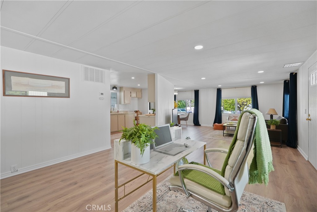 31130 South General Kearny Road, Unit 136 Temecula, CA 92591 - Photo 24 of 65 No hallways!!