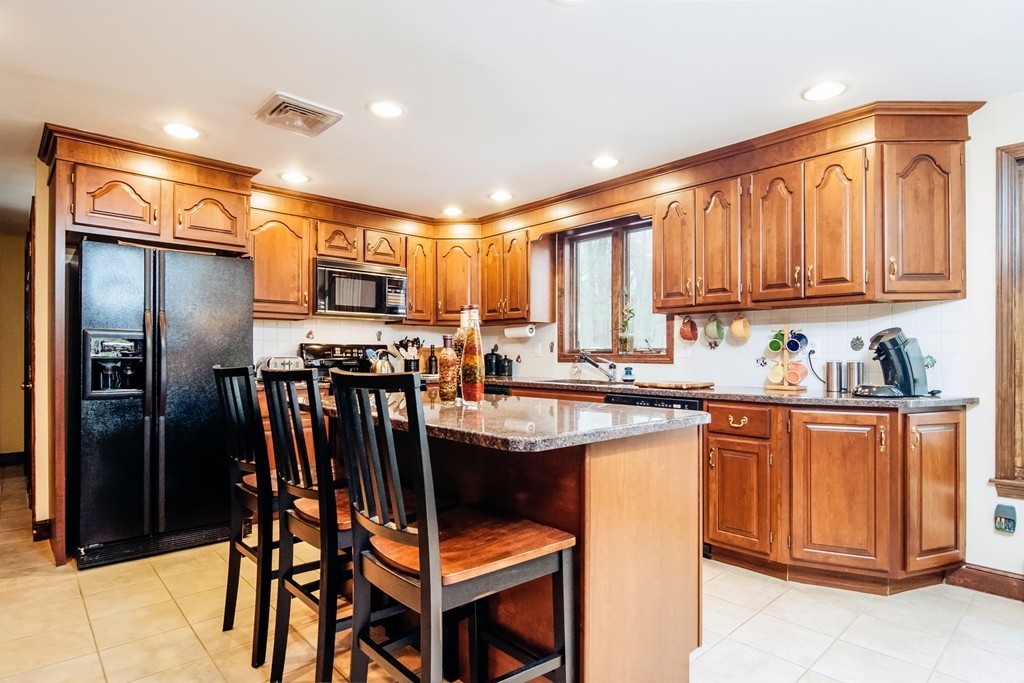 40 Virginia Road Tyngsborough, MA 01879 - Photo 6 of 28 Gallery Image 6
