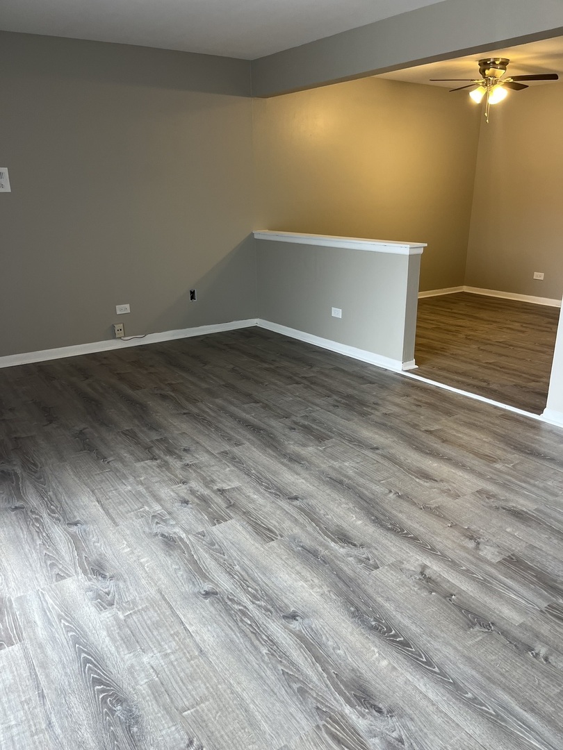 7041 West 99th Street, Unit 2W Chicago Ridge, IL 60415 - Photo 3 of 13