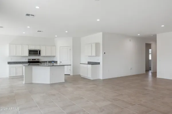 $369,990 | 1561 East Glazier Drive, Casa Grande, AZ 85122