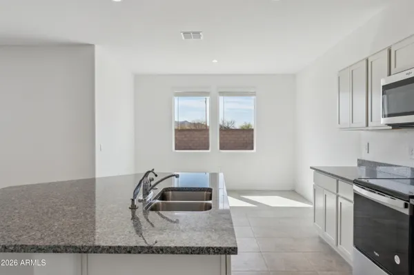 $369,990 | 1561 East Glazier Drive, Casa Grande, AZ 85122