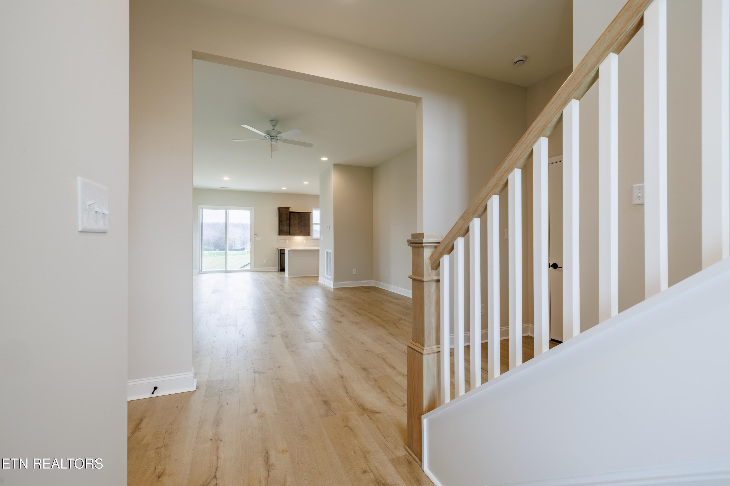 12160 Signal View Road Knoxville, TN 37932 - Photo 3 of 24 HHV174-Juniper-13
