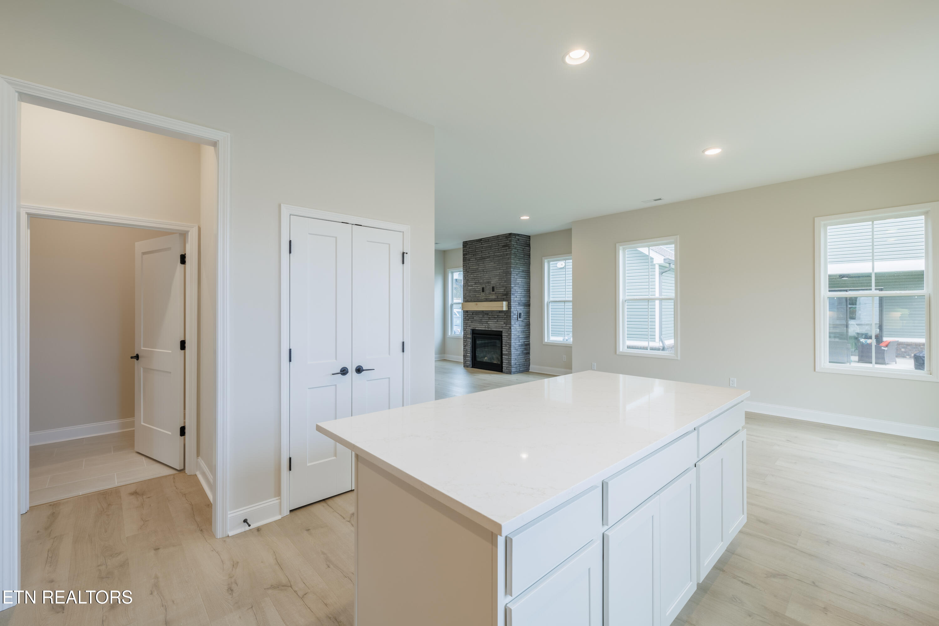 12160 Signal View Road Knoxville, TN 37932 - Photo 9 of 24 HHV174-Juniper-21