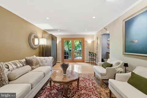 $1,050,000 | 2507 Toron Court, Alexandria, VA 22306