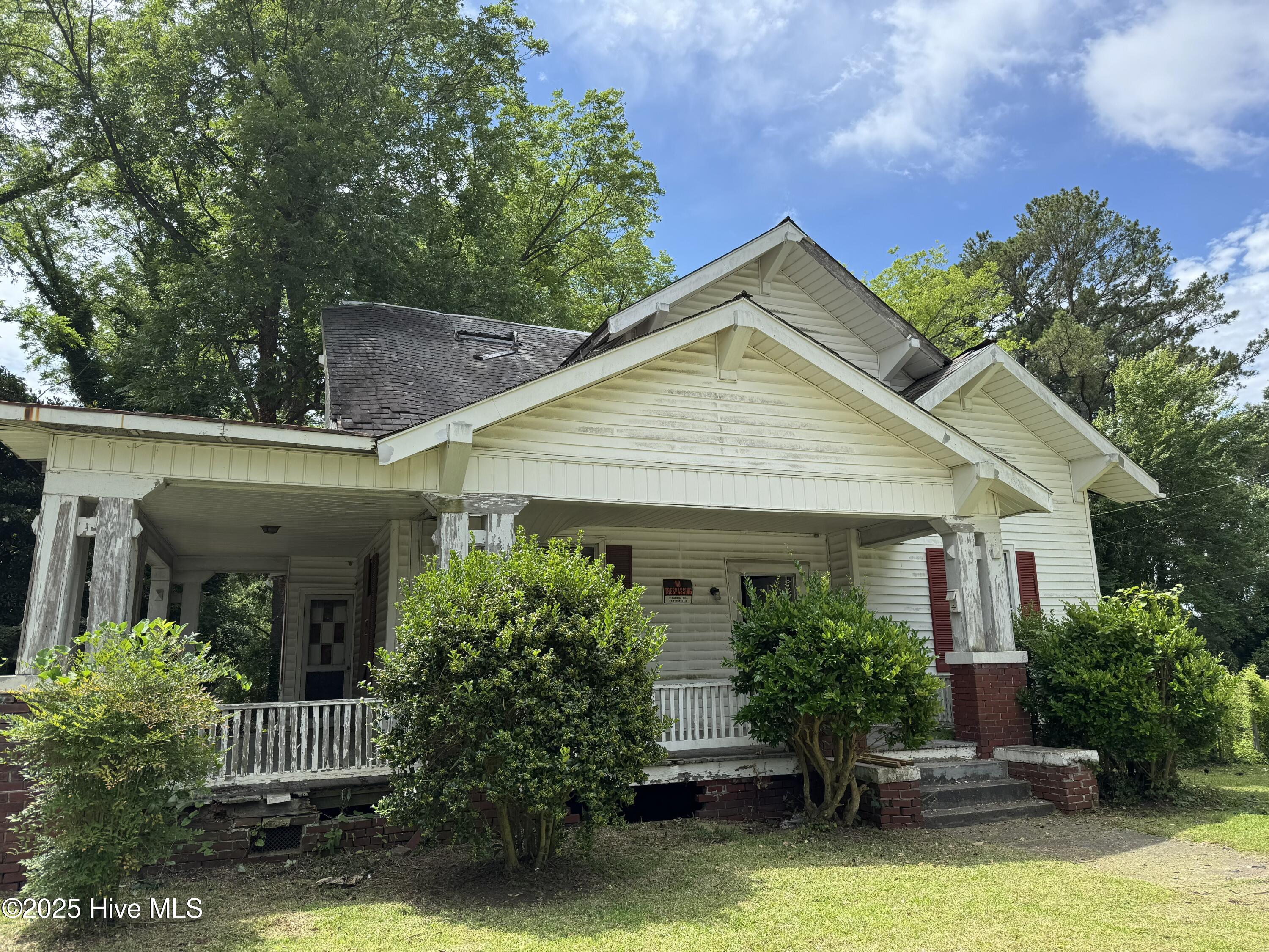 309 Park Avenue West Wilson, NC 27893 - Photo 3 of 22 IMG_1618