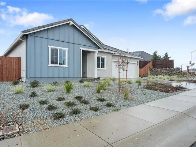 $530,990 | 876 Wind Cove Drive, Redding, CA 96001