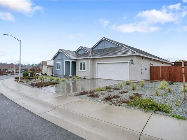 $530,990 | 876 Wind Cove Drive, Redding, CA 96001