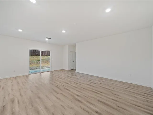 $530,990 | 876 Wind Cove Drive, Redding, CA 96001