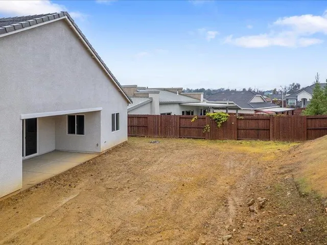 $530,990 | 876 Wind Cove Drive, Redding, CA 96001