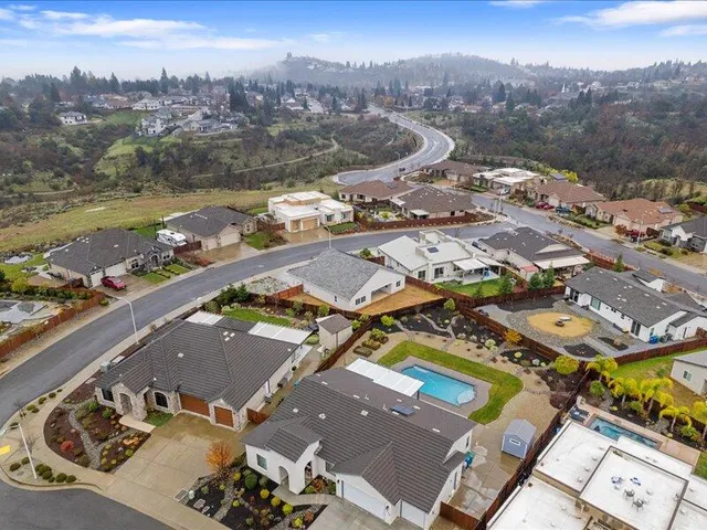 $530,990 | 876 Wind Cove Drive, Redding, CA 96001