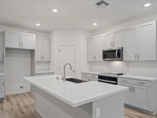 $530,990 | 876 Wind Cove Drive, Redding, CA 96001