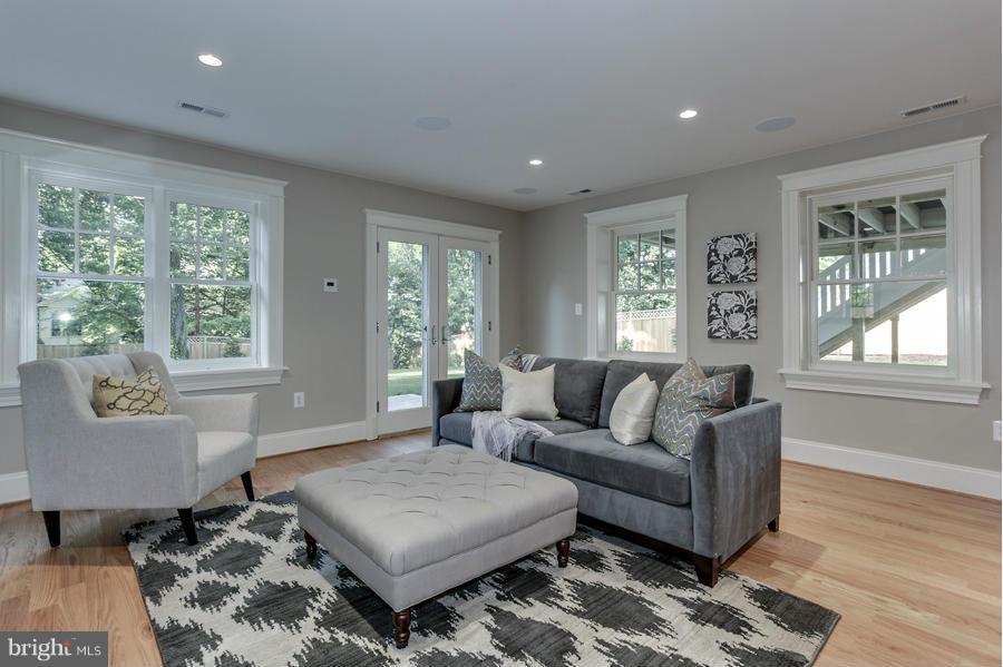 3631 Tilden Street Northwest Washington, DC 20008 - Photo 20 of 29 Family Room