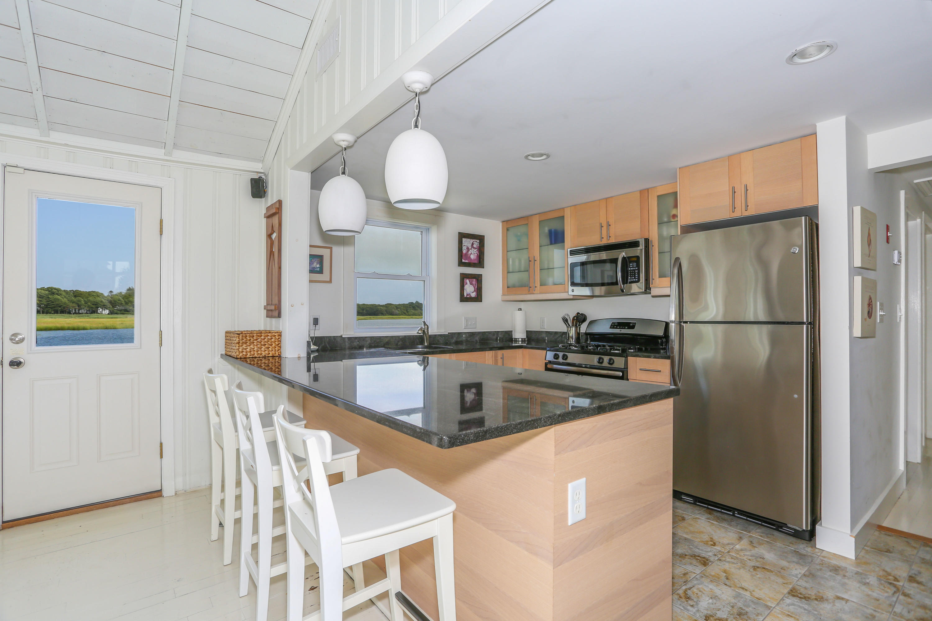 1136 Craigville Beach Road Centerville, MA 02632 - Photo 8 of 14 1136CraLR-7