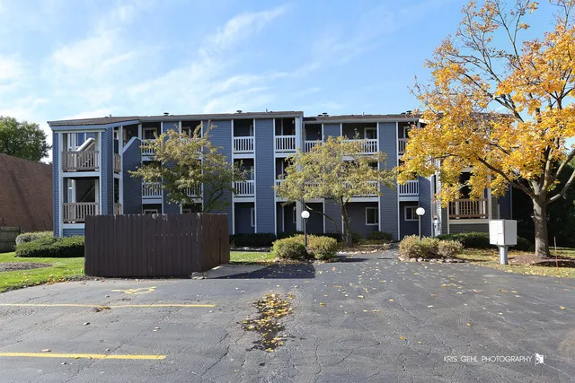 $210,000 | 52 North Pistakee Lake Road, Unit 8, Fox Lake, IL 60020