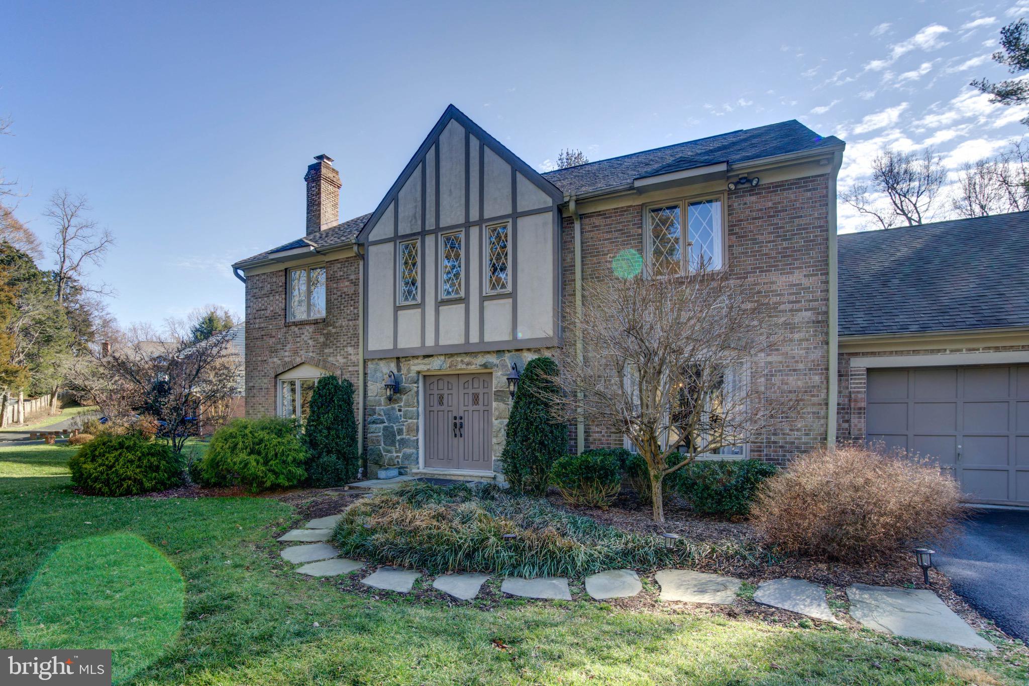 1077 Spring Hill Road McLean, VA 22102 - Photo 3 of 59