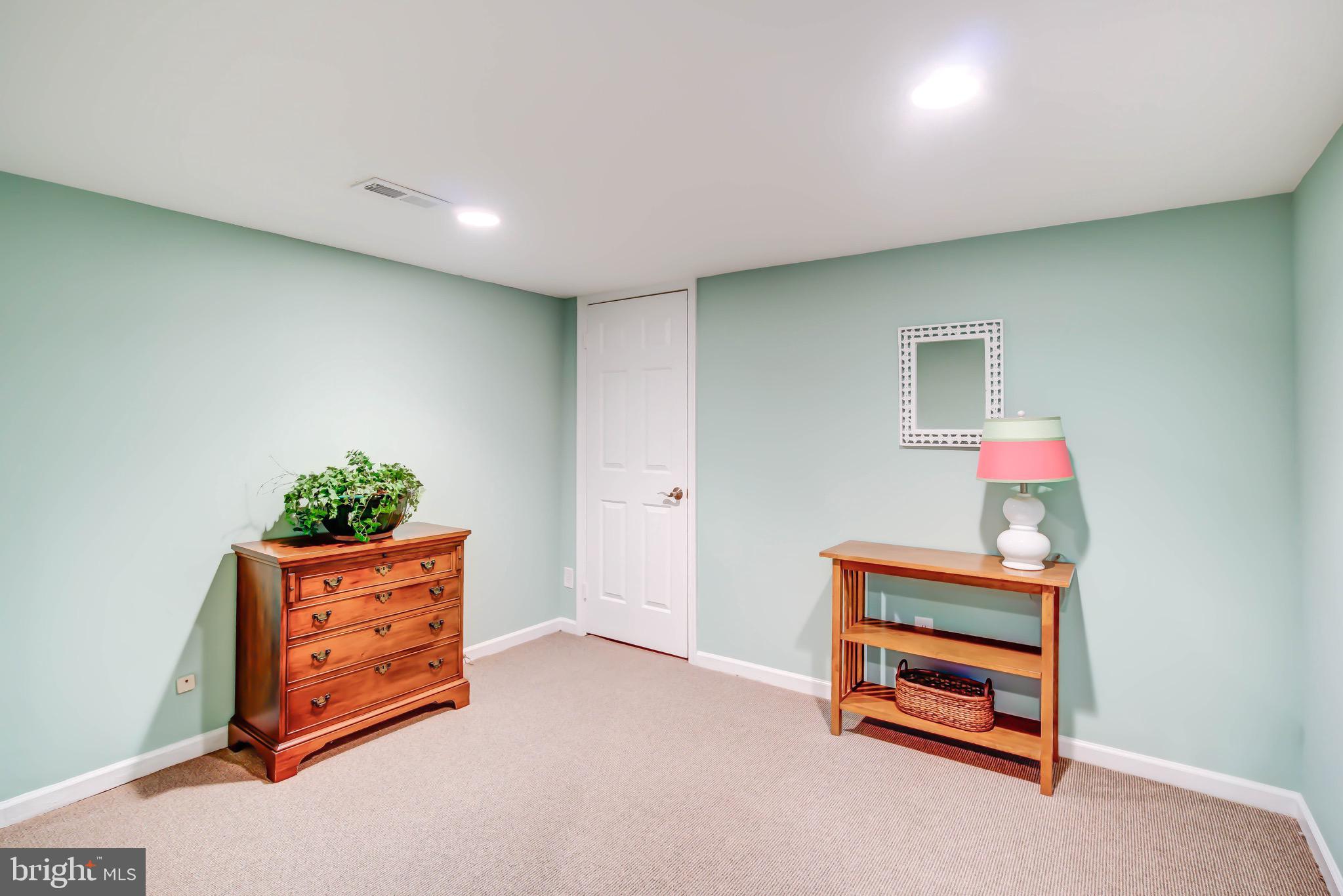 1077 Spring Hill Road McLean, VA 22102 - Photo 52 of 59