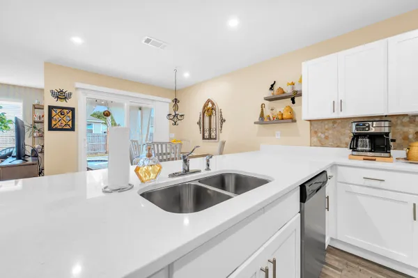 $299,990 | 33 Langston Lane, DeFuniak Springs, FL 32433