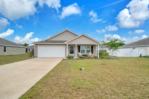 $299,990 | 33 Langston Lane, DeFuniak Springs, FL 32433