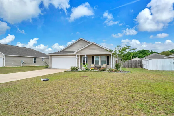 $299,990 | 33 Langston Lane, DeFuniak Springs, FL 32433