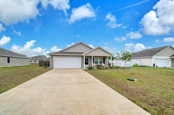 $299,990 | 33 Langston Lane, DeFuniak Springs, FL 32433