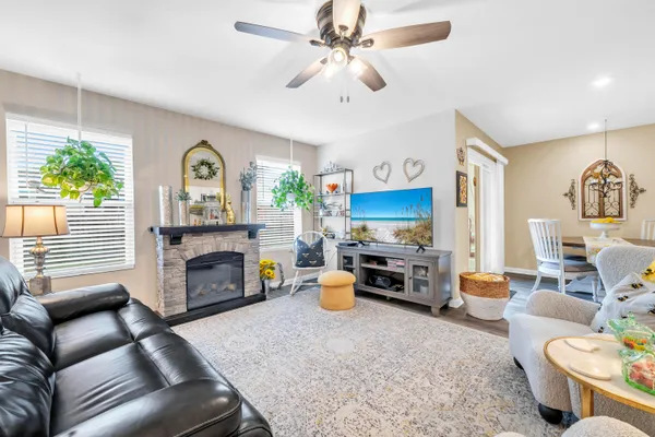 $299,990 | 33 Langston Lane, DeFuniak Springs, FL 32433