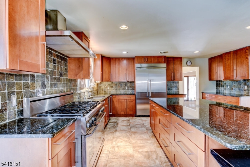 737 Ridge Road Butler, NJ 07405 - Photo 13 of 49