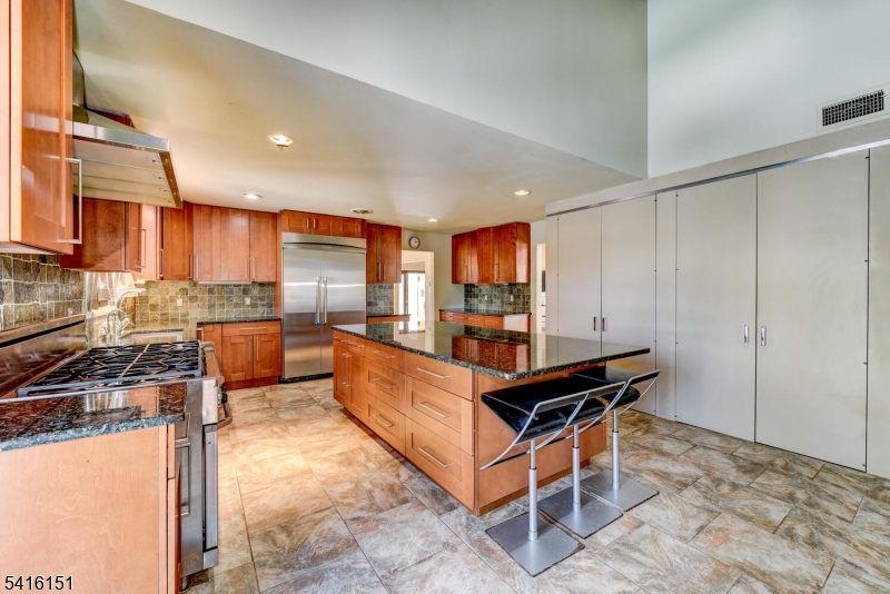 737 Ridge Road Butler, NJ 07405 - Photo 15 of 49