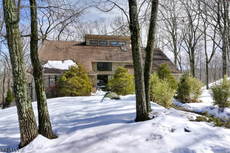 737 Ridge Road Butler, NJ 07405 - Photo 2 of 49