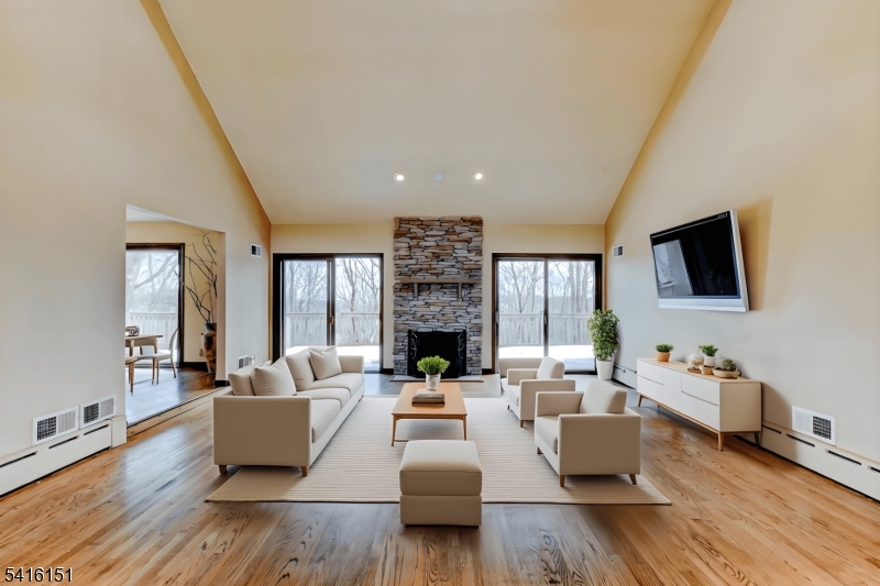 737 Ridge Road Butler, NJ 07405 - Photo 4 of 49