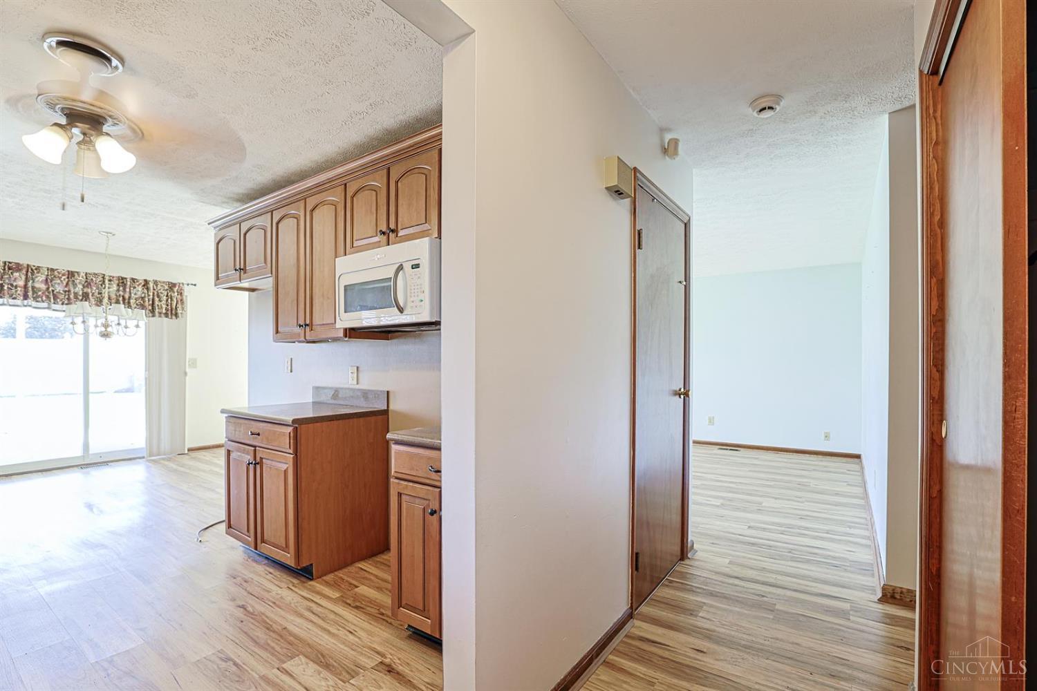 5665 River Road Fairfield, OH 45014 - Photo 4 of 41