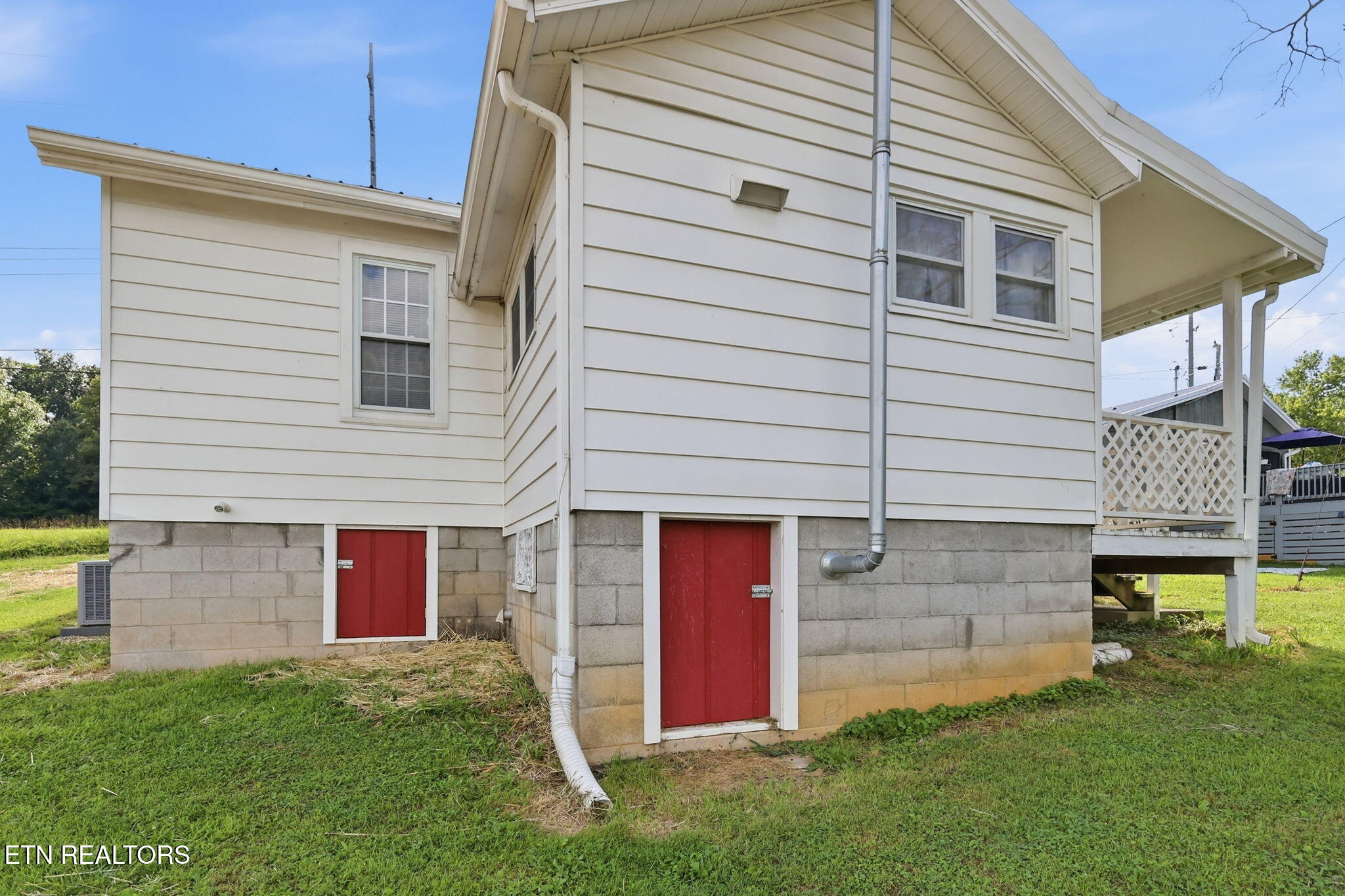 415 Island Ford Road Jacksboro, TN 37757 - Photo 31 of 39 47-web-or-mls-3F1A5127