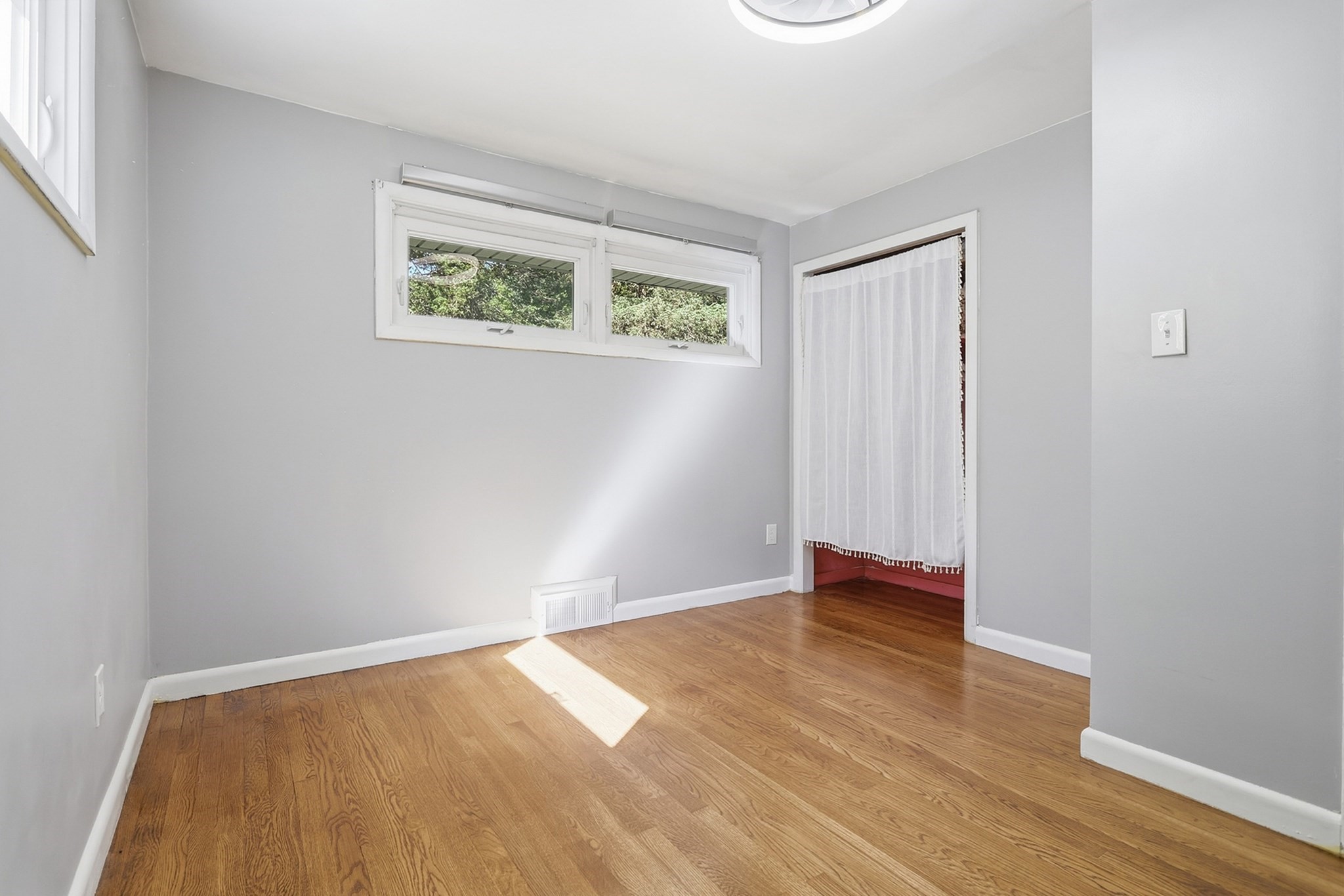 75 Proctor Road Chelmsford, MA 01824 - Photo 17 of 28 Gallery Image 17