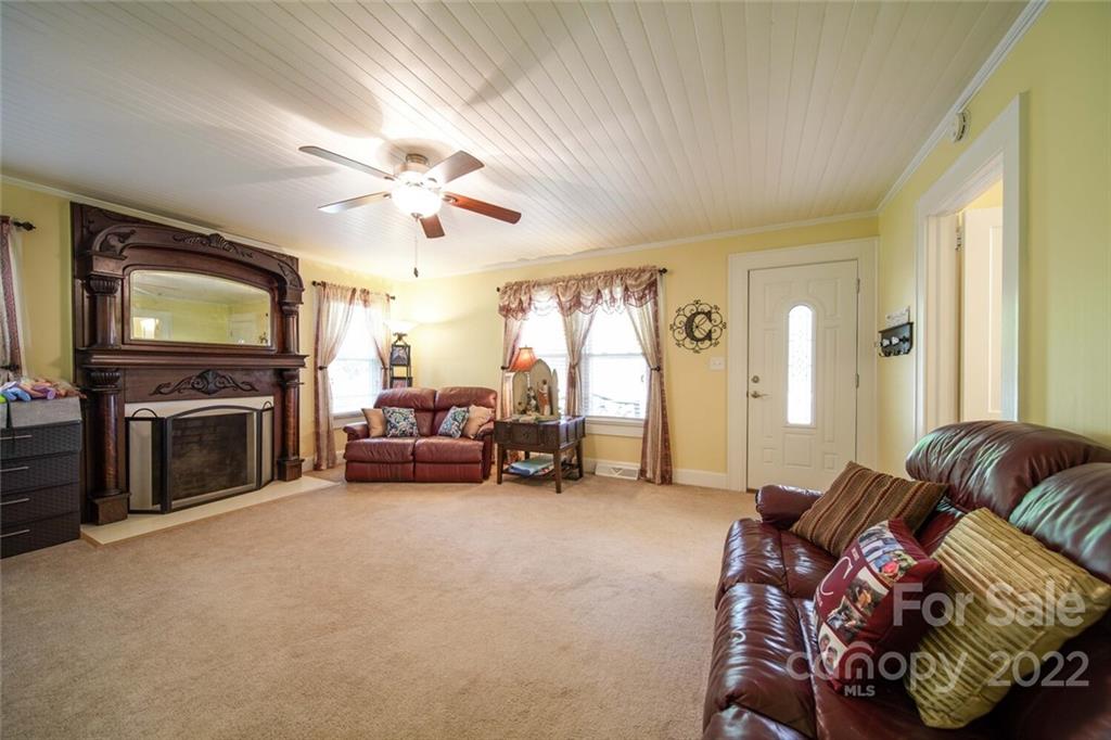 32693 Austin Road New London, NC 28127 - Photo 10 of 48 Gallery Image 10