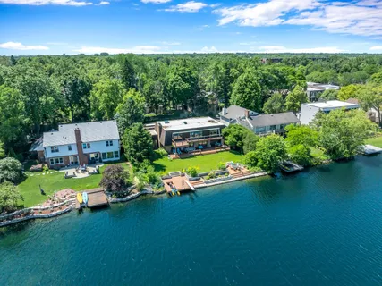 $1,650,000 | 2036 Valley Lo Lane, Glenview, IL 60025