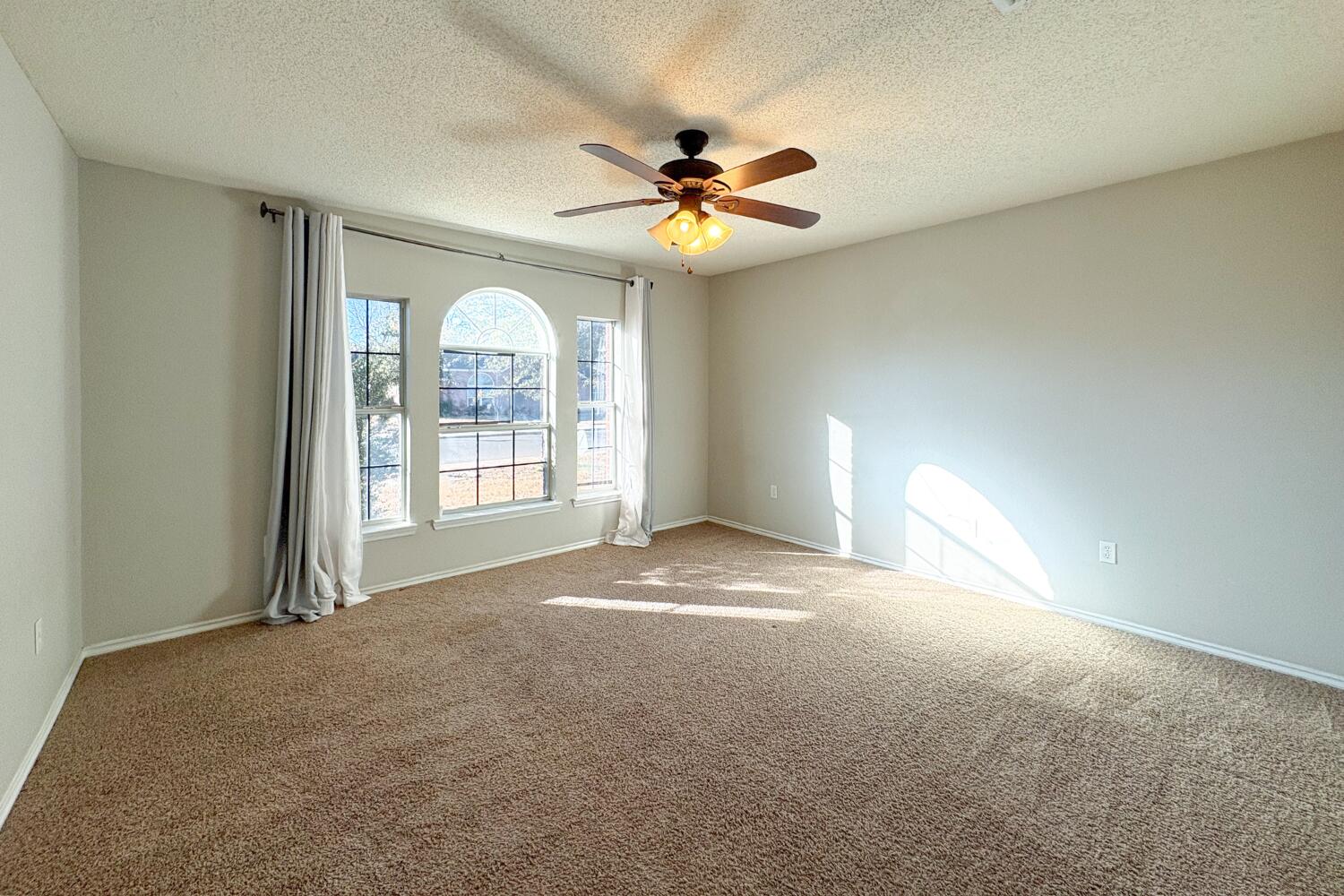 5822 90th Street Lubbock, TX 79424 - Photo 13 of 20 Third Bedroom
