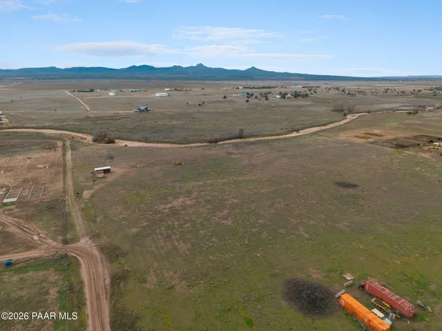 a view of an outdoor space and city