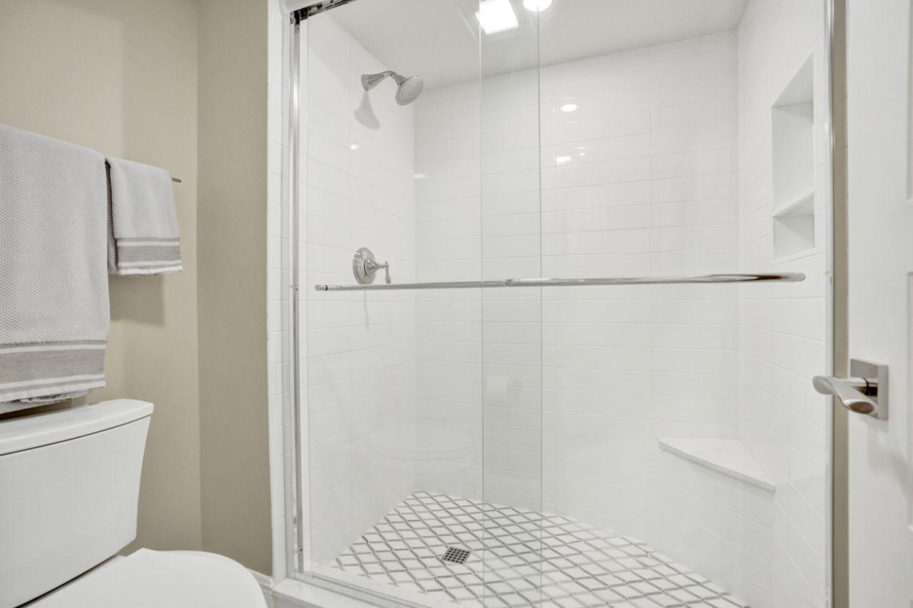 400 South Beach Road, Unit 703 Tequesta, FL 33469 - Photo 22 of 42 Guest Bath Shower