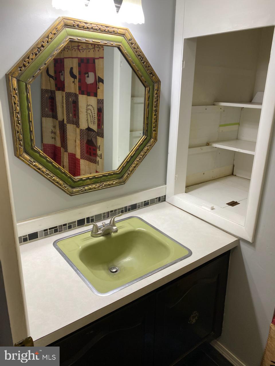 372 Eckman Road Lancaster, PA 17603 - Photo 8 of 11 Gallery Image 8