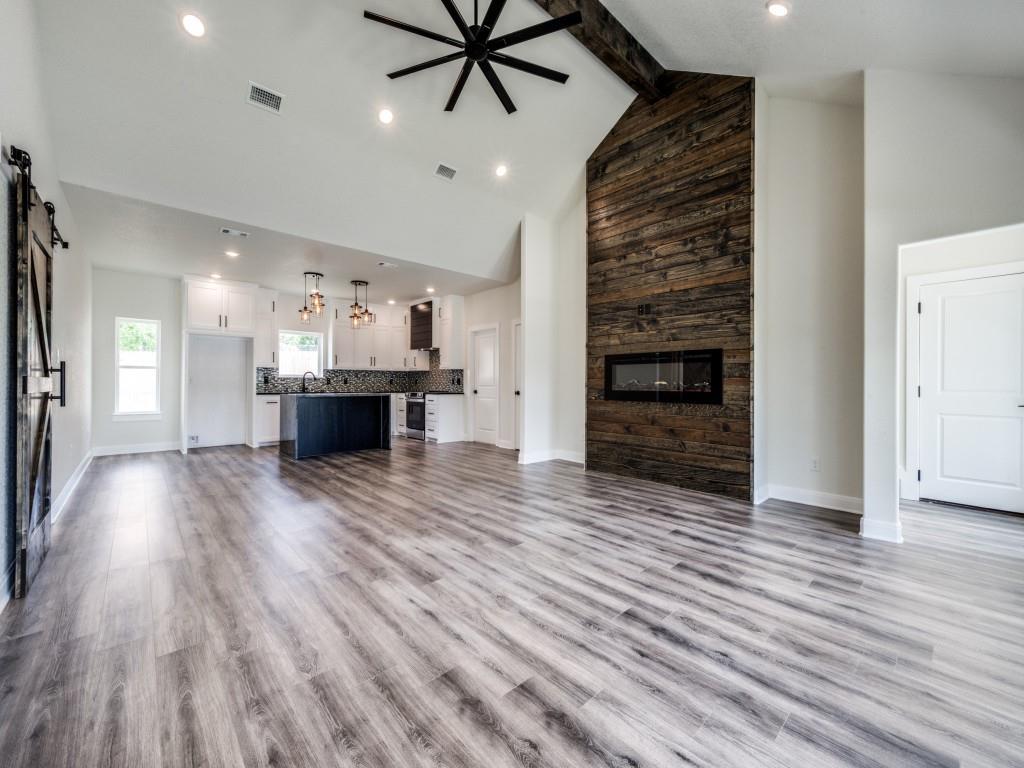 204 West Collins Street Decatur, TX 76234 - Photo 4 of 25