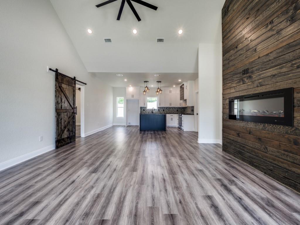 204 West Collins Street Decatur, TX 76234 - Photo 5 of 25