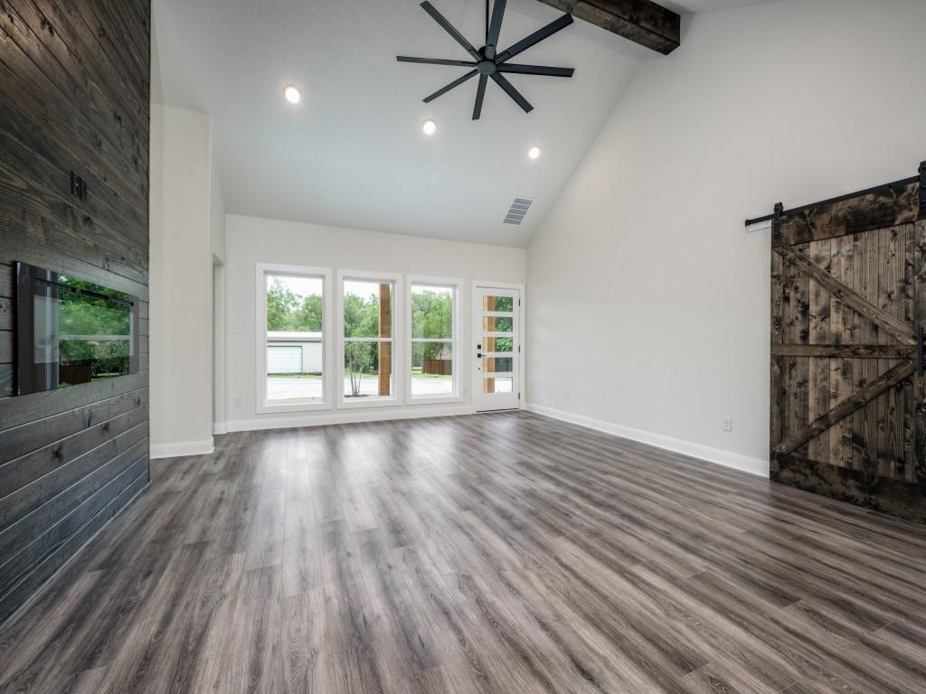 204 West Collins Street Decatur, TX 76234 - Photo 9 of 25