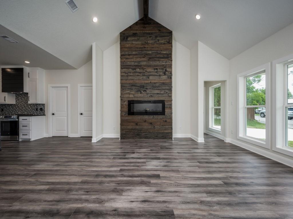 204 West Collins Street Decatur, TX 76234 - Photo 10 of 25