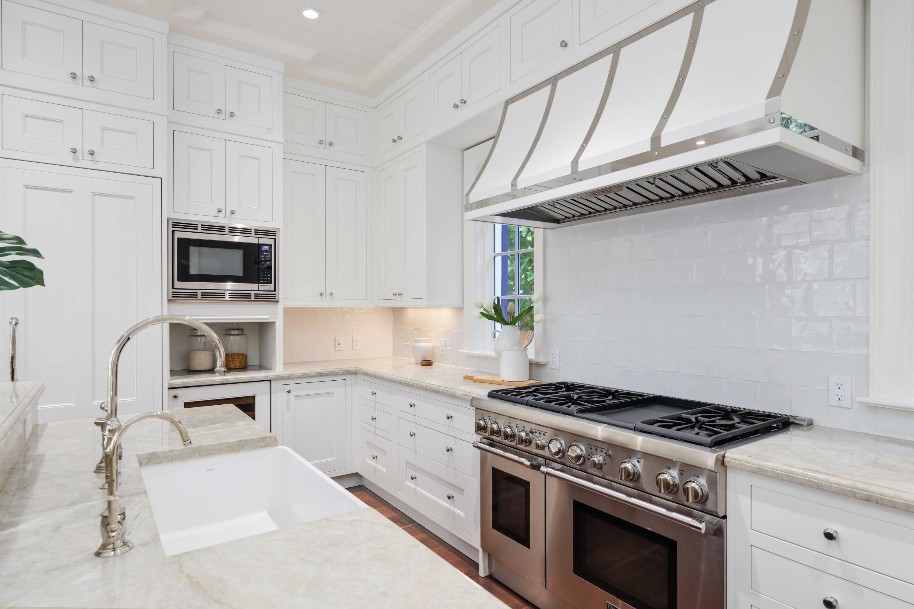 308 Cocoanut Row Palm Beach, FL 33480 - Photo 10 of 52 10 - Kitchen