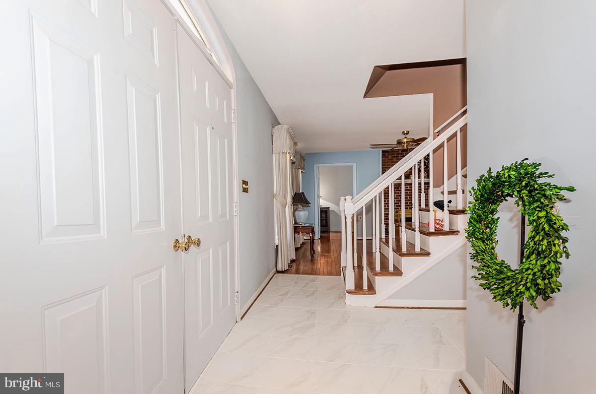 213 King James Road Upper Marlboro, MD 20774 - Photo 6 of 41 This welcoming foyer greets your guests.
