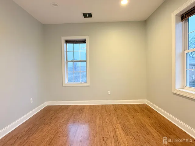 $2,500 | 664 Amboy Avenue, Woodbridge, NJ 07095