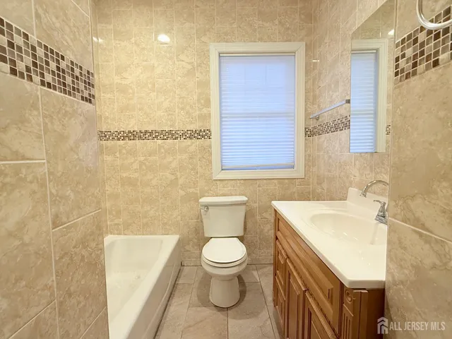 $2,500 | 664 Amboy Avenue, Woodbridge, NJ 07095