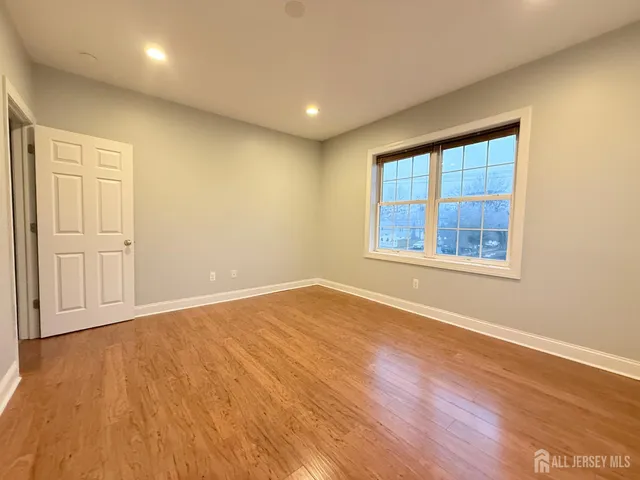 $2,500 | 664 Amboy Avenue, Woodbridge, NJ 07095