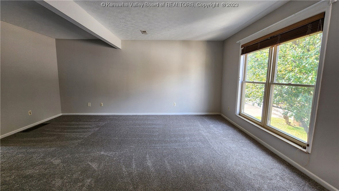 223 Jamestown Road Nitro, WV 25143 - Photo 4 of 25 Gallery Image 4