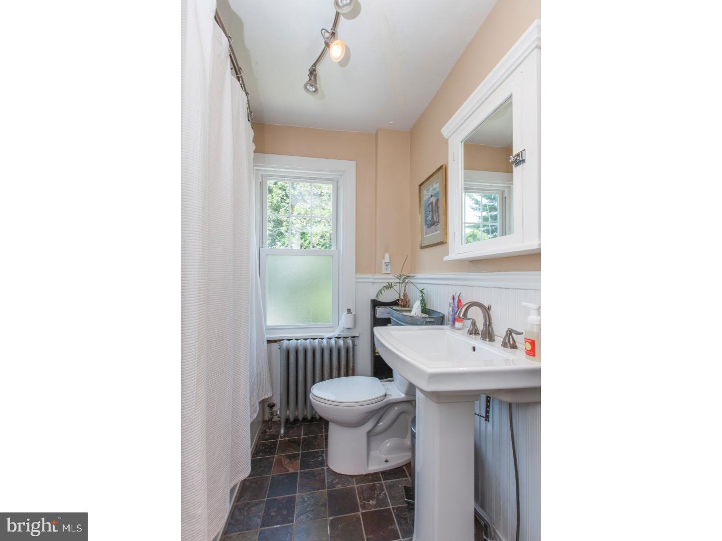 316 Kathmere Road Havertown, PA 19083 - Photo 20 of 24 Bathroom