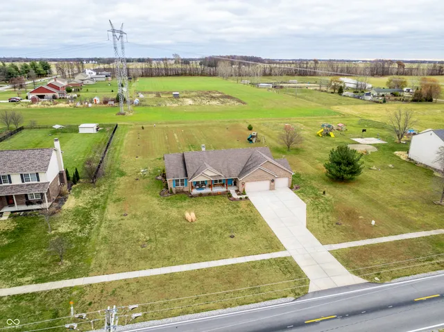 $450,000 | 5923 North County Road 100 East, Pittsboro, IN 46167